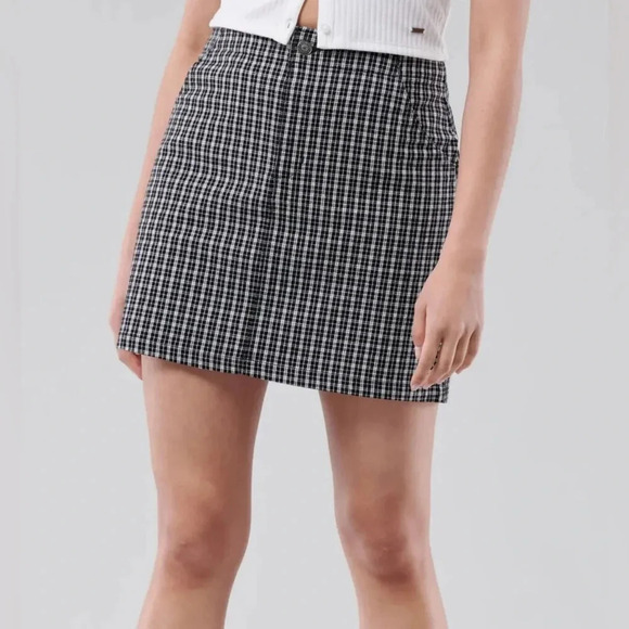 Hollister/  Ultra high rise/ Plaid/ Mini skirt/ Size US XS - Picture 1 of 11